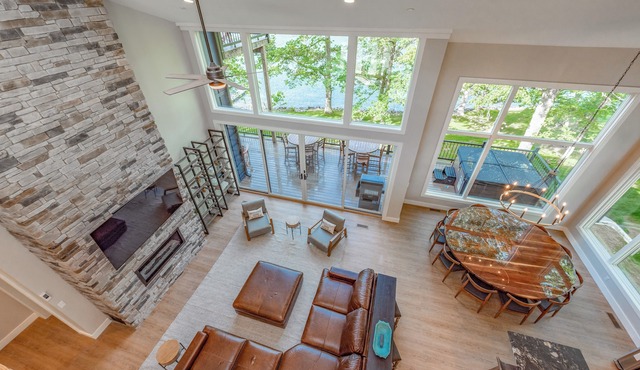 Modern Pet Friendly Lakefront Retreat w/Pool