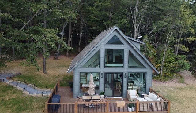 Modern/Private cabin near Bedford Pa.