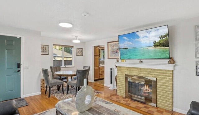Modern Private Getaway Near SeaTac & Downtown!