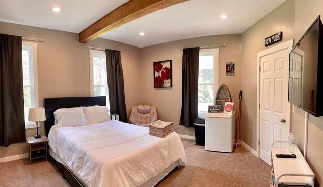 Modern Private Room near Deep Creek Lake