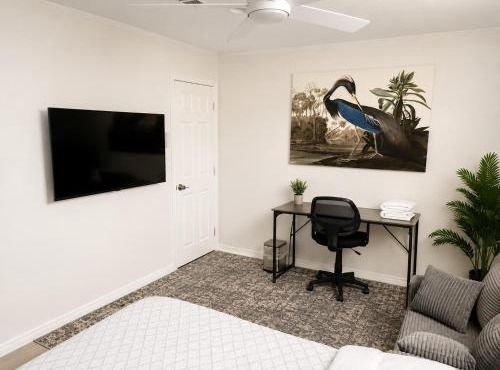 Modern Private Suite, Near Disneyland and LAX