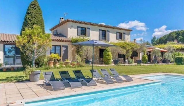 Modern Provençal villa with pool & garden – 4 km from the centre of Aix