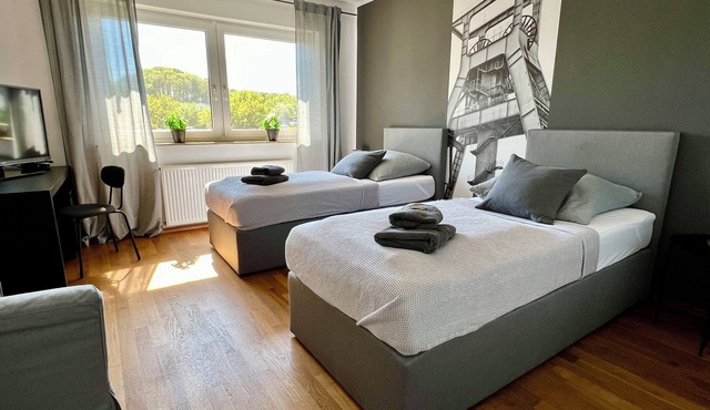 Modern & quiet apartment | balcony | Netflix