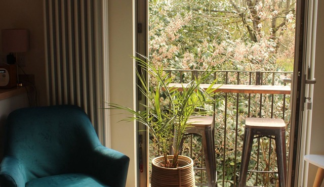 Modern Quiet Apartment with Balcony & EV & Private Parking