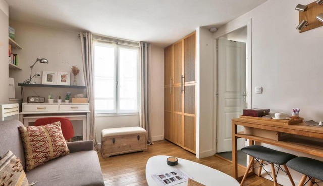 Modern Renovated studio cozy and quiet