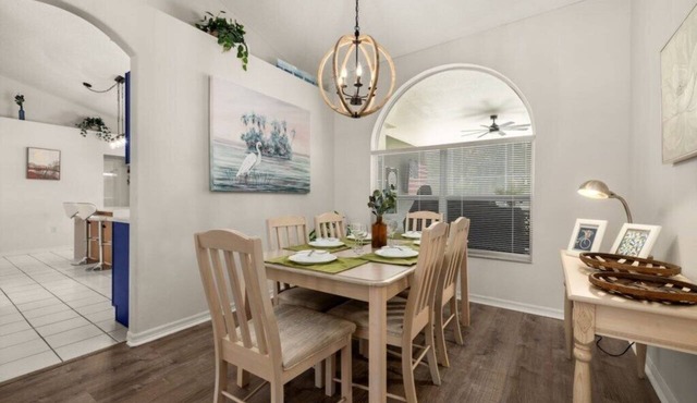 Modern Retreat, family sized with large south facing deck