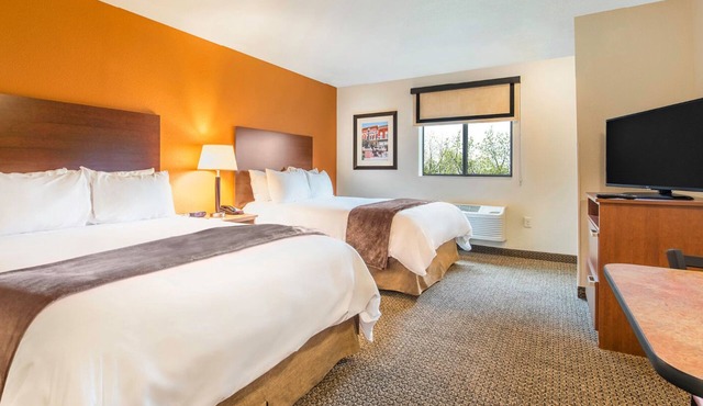 Modern Room w/Kitchen – Close to Local Attractions & Major Highways