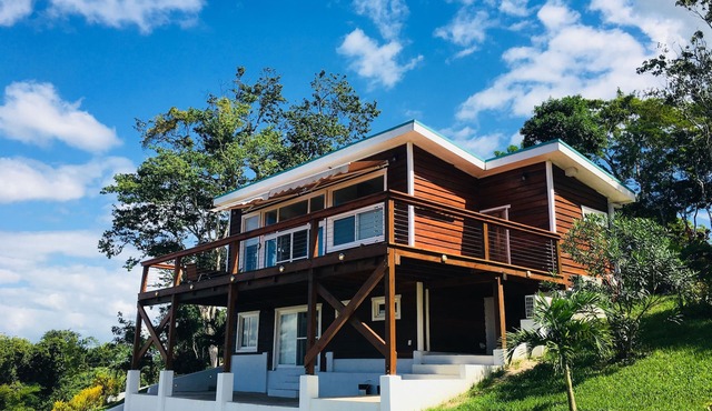 Modern San Ignacio House With Wifi, A/C and Cable TV