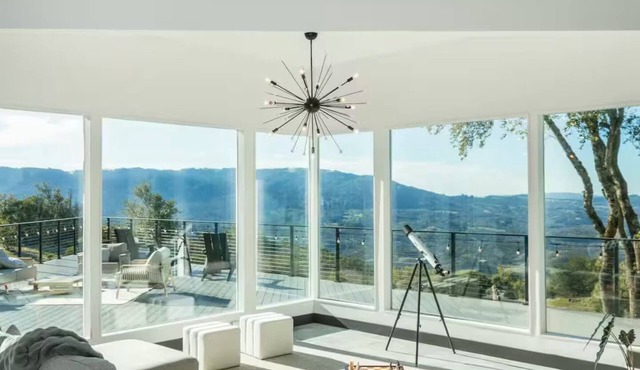 Modern Sanctuary with Stunning Valley Views