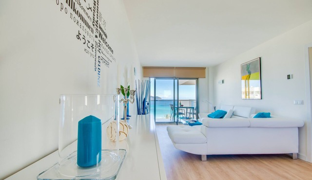 MODERN SEA VIEW APARTMENT DIRECTLY ON THE BEACH