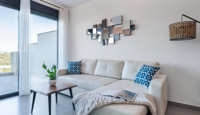 Modern Sea View Apartment