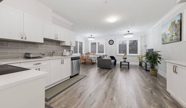 Modern Seaside Sanctuary | 1 BR Executive Suite