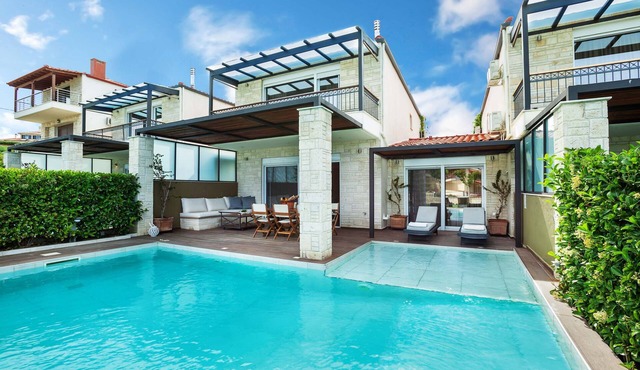 Modern Secluded Villa with Sea Views – Pool, WiFi, Aircon
