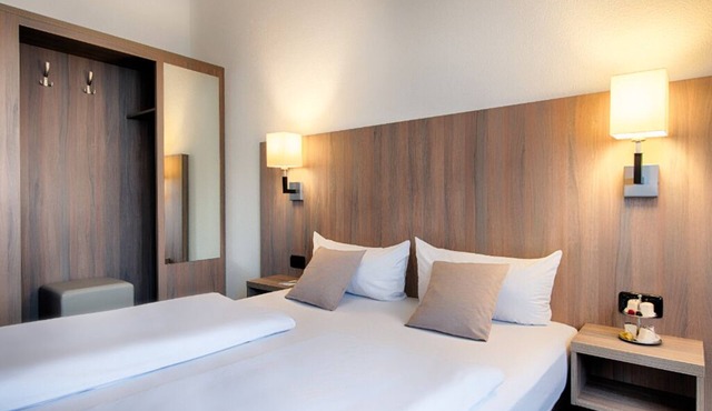 Modern Space w/Onsite Sauna near Attractions – Perfect for Unwinding in Bochum