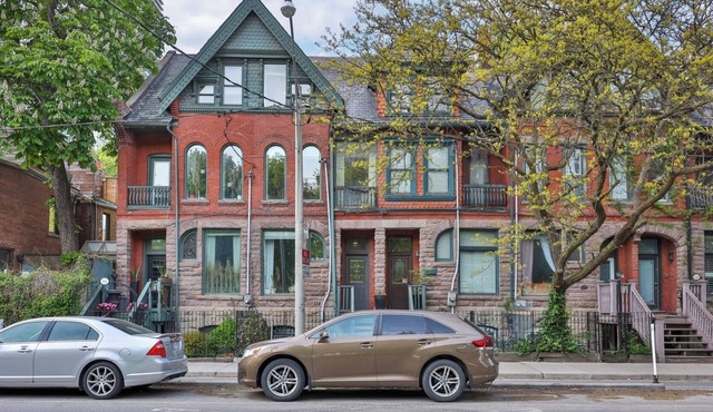 Modern, Spacious 2 level in Downtown Historic Building - MAJOR INTERNATIONAL SPORTING EVENT Ready!