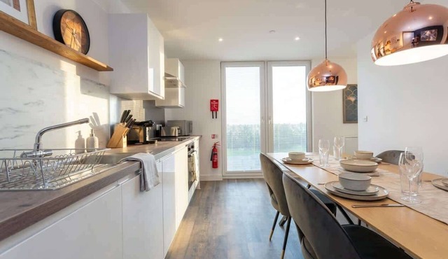 Modern & Spacious 2BED Apartment by Old Trafford