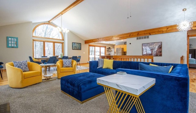 Modern spacious 4 bedroom retreat with 3 en-suites and all year round hot tub