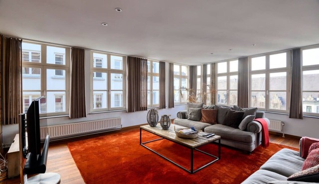 Modern Spacious Apartment in Ghent's Vibrant Heart