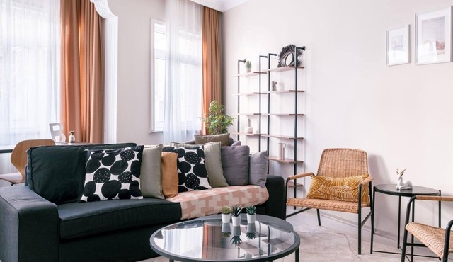 Modern Spacious Flat w Balcony 5 min to Taksim
