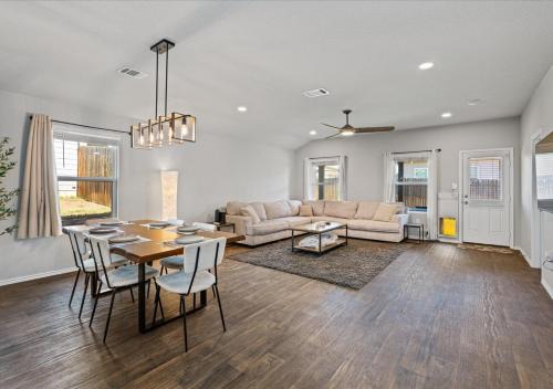 Modern, Spacious Home 4BR Near Airport & Tesla