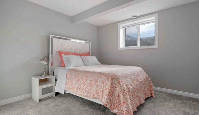 Modern & Spacious Home near Calgary – Perfect Family Getaway