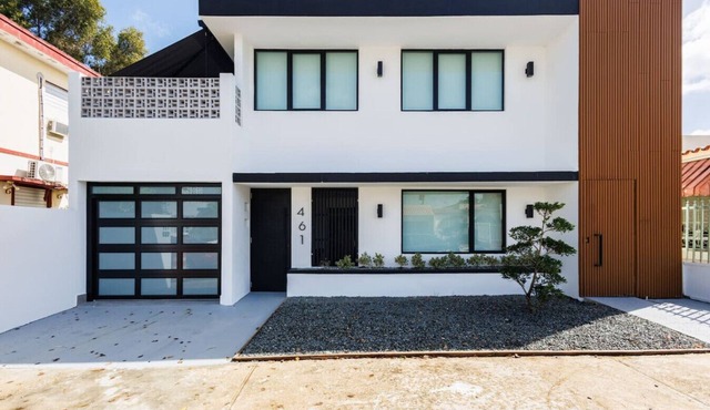 Modern & Spacious Retreat in Hato Rey | Sleeps 16+