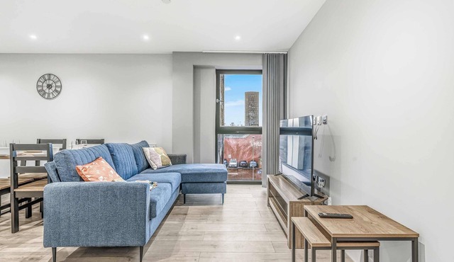 Modern & Spacious Studio Apartment in Leicester
