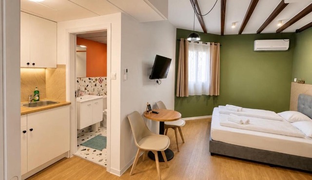 Modern Studio 4 private Kitchenette and Bathroom