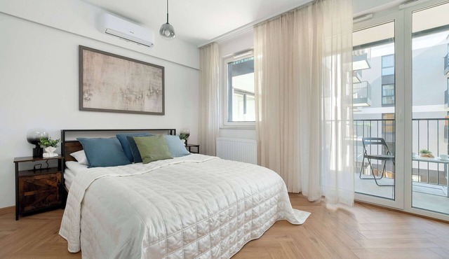 Modern Studio | Air Conditioning, Parking, Balcony