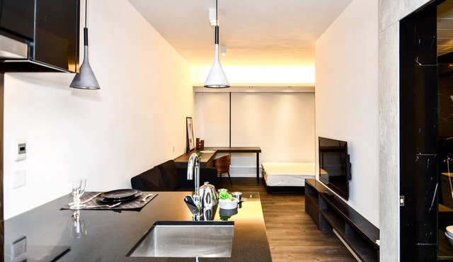 Modern Studio Apartment Near Causeway Bay [1]