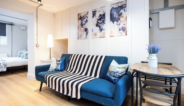 Modern Studio APT : 20 Min Walk to Ha'penny Bridge