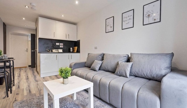 Modern Studio Bungalow by Banbury Town Centre