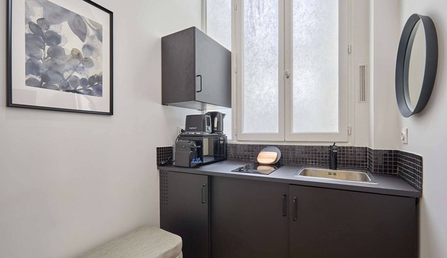 Modern Studio-Faubourg Saint-Honore