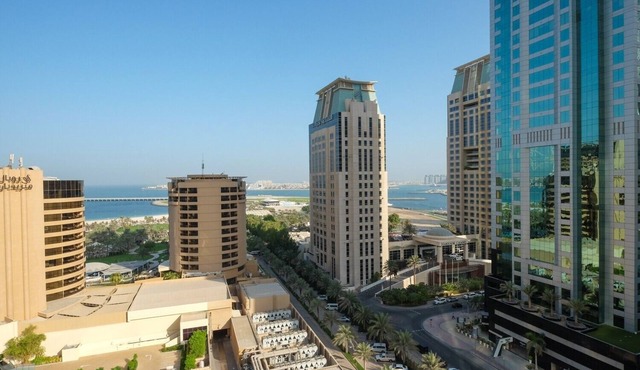Modern Studio Holiday Apartment with Dubai Eye and sea views