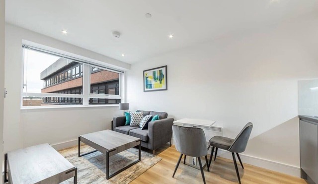 Modern Studio in Central East Grinstead