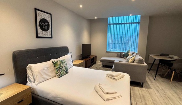 Modern Studio in Bracknell with free Parking