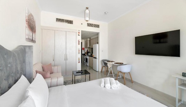 Modern Studio in Damac Hills with Pool and Gym