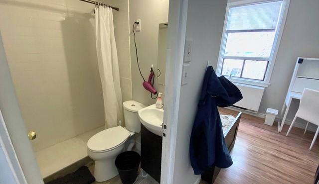 Modern Studio in Downtown Toronto | Walk to U of T | Near MAJOR INTERNATIONAL SPORTING EVENT 2026 Action
