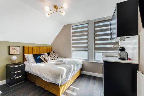 Modern Studio in Excellent Location 8