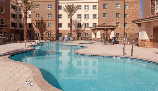 Modern Studio in Phoenix | Hot Tub + Outdoor Pool + 24 Hour Business Center
