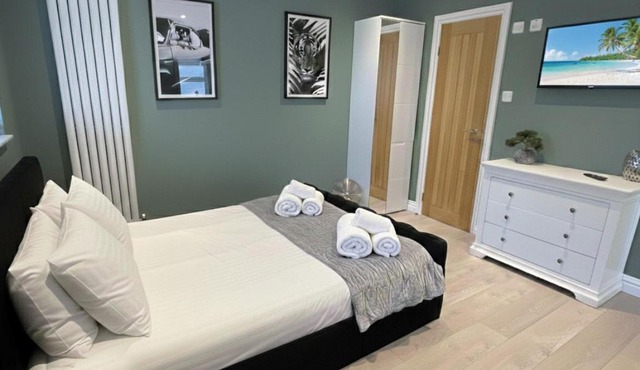 Modern Studio just off Mill Rd nr train station
