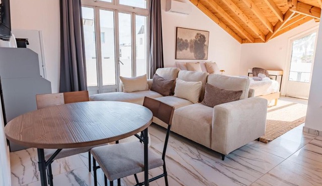 Modern Studio Loft in Central Larnaca with WiFi