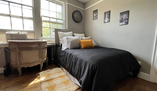 Modern Studio Stay On Howe