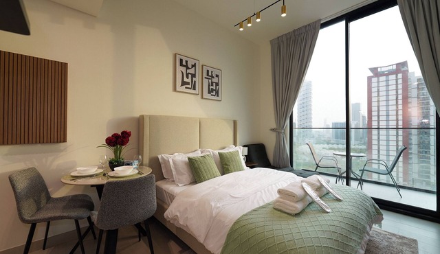 Modern Studio with Balcony Views of FIVE Hotels