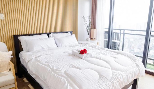 Modern Studio with Balcony at Knightsbridge Residences, Poblacion Makati