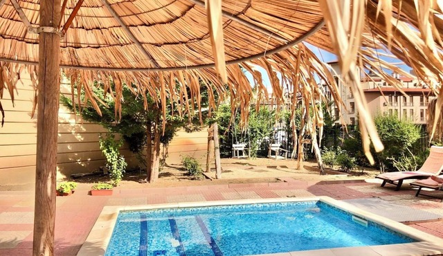 Modern studio with balcony close to Cacao Beach!