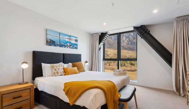 Modern Studio with fantastic Mountain Views