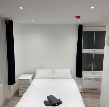 Modern Studios Elephant and Castle