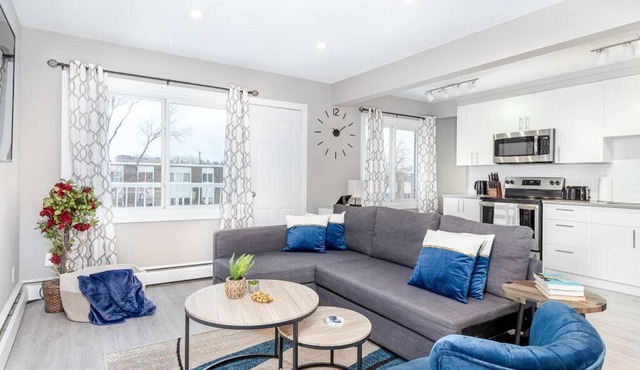 Modern & Stylish 1-Bedroom Unit