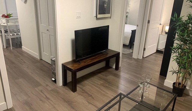 Modern, stylish, bright and peaceful 2 Bedroom New Suite. Fully licensed